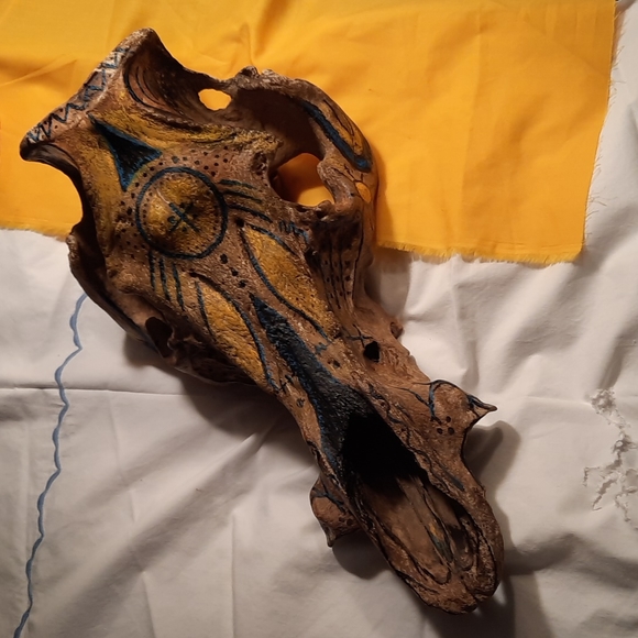 Hand Painted Wild Boar Skull, authentic beautiful original tribal bohemian art - Picture 6 of 9